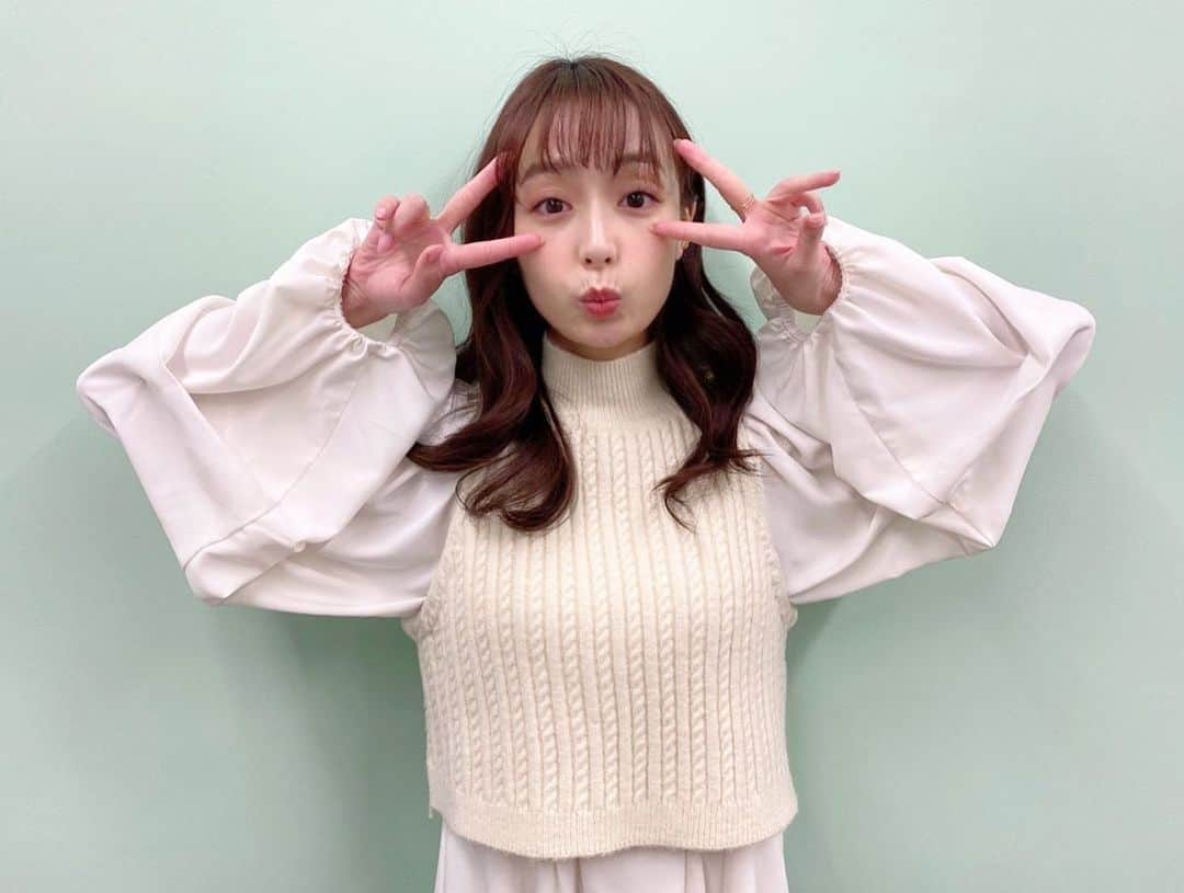 宇垣美里マネージャーさんのインスタグラム写真 - (宇垣美里マネージャーInstagram)「こんばんは💫  明日8:00から放送のMBS「サタデープラス」に出演させていただきます🌼 お見逃しなく！！  そして！ニッポン放送「Qoo10 presents 宇垣美里のビューティフル アンサンブル」のパーソナリティを務めさせていただくことになりました✨ 初回は明日21時からの放送です📻  その後22:00からは、資生堂さんのWebサービス【ワタシプラス】にて配信される「Shiseido BEAUTY EXPO by watashi＋」に出演しますよ🐱  #宇垣美里 #ugakimisato #MBS #サタデープラス #サタプラ #ニッポン放送 #Qoo10 #宇垣美里のビューティフルアンサンブル #ワタシプラス #ShiseidoBEAUTYEXPO」11月13日 22時50分 - ugakimisato.mg