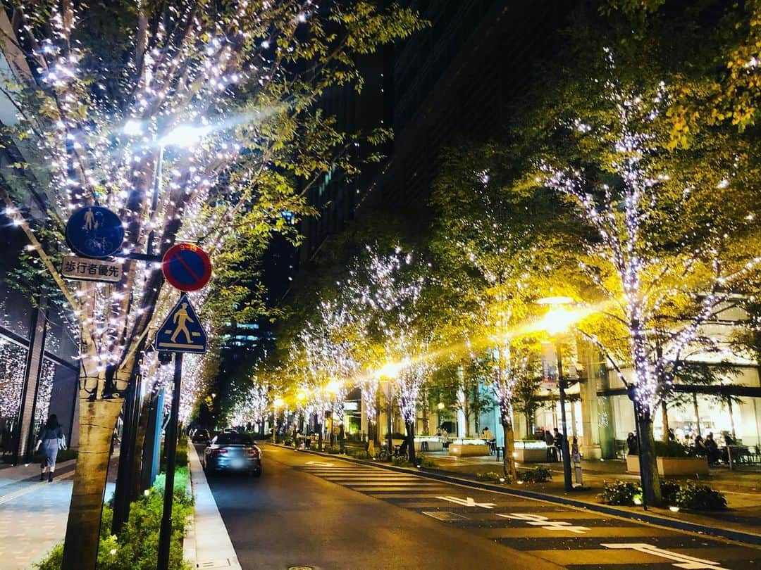 谷真理佳さんのインスタグラム写真 - (谷真理佳Instagram)「キラキラ🎄 #丸の内」11月13日 22時55分 - marika_tani