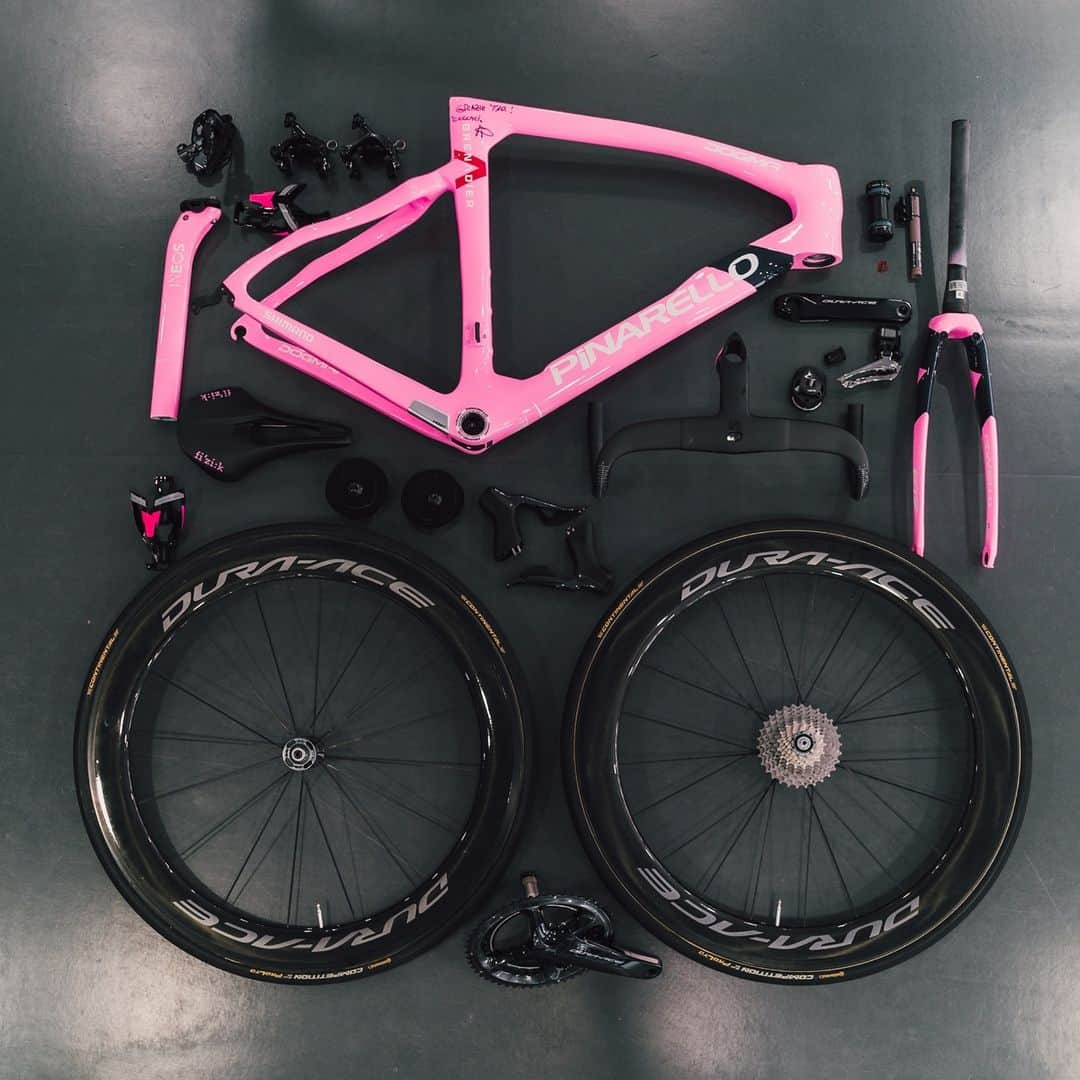 Shimanoさんのインスタグラム写真 - (ShimanoInstagram)「Only the finest ingredients to build an extra special ride for @giroditalia winner @taogeogheganhart. Pink Pinarello frameset 💕 @ShimanoRoad Dura-Ace components and wheels. Follow link in bio for the full dream build edit. #ShimanoRoad #duraace #giroditalia 📷 @geemilner」11月13日 23時02分 - rideshimano