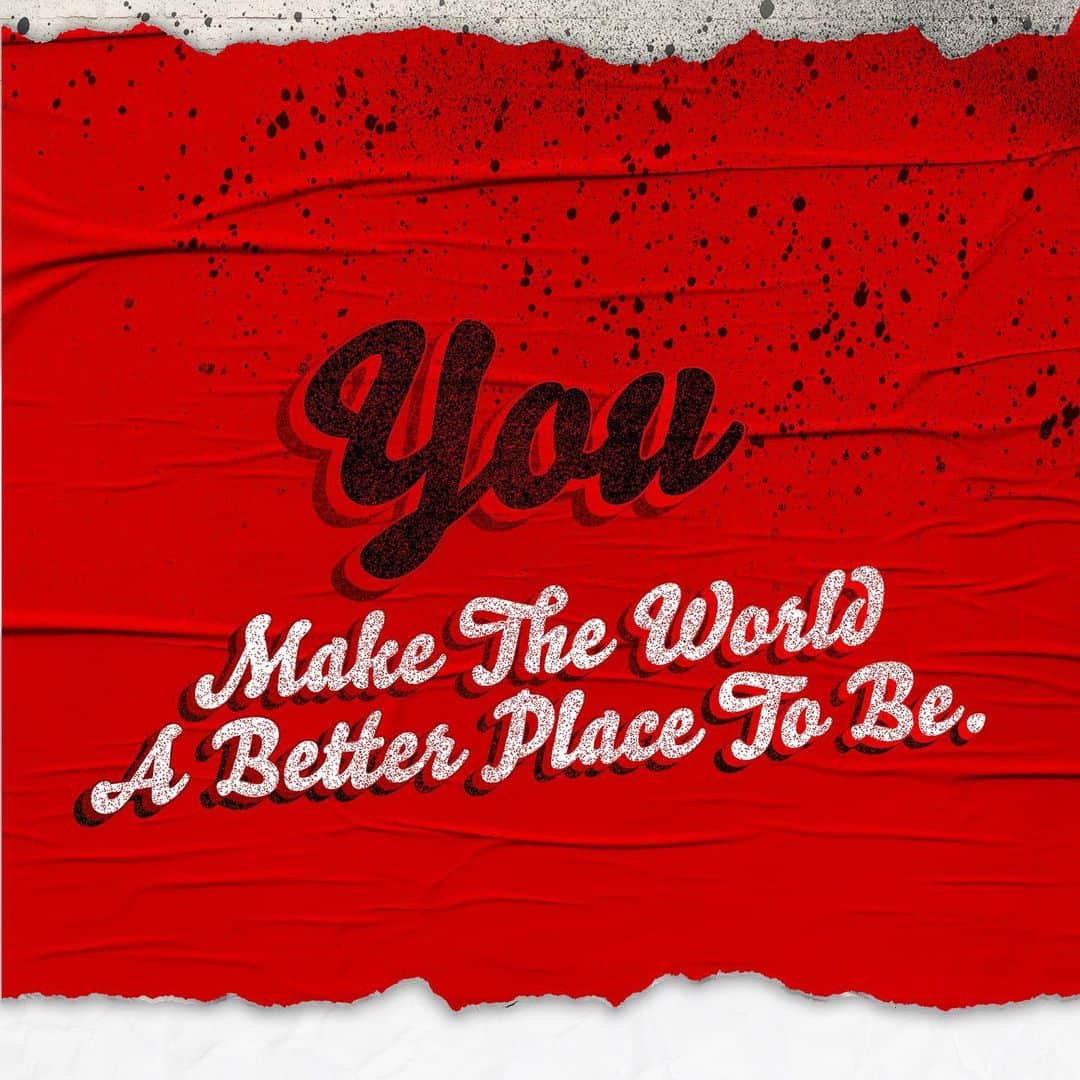 Coca-Colaのインスタグラム：「Name one friend who means the 🌎 to you. #WorldKindnessDay」