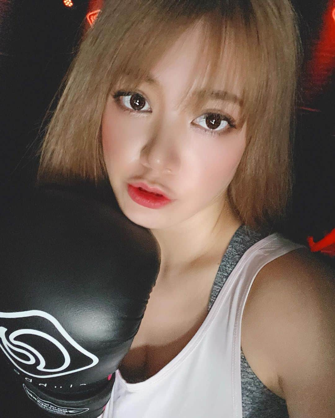 米本紗弥香のインスタグラム：「boxercise🥊  #ボクササイズ #ダイエット #ボクシング #トレーニング #暗闇フィットネス #暗闇ボクシング #boxing #暗闇ボクササイズ #ジム #ボディメイク #ストレス発散 #diet #美容 #gym #workout #clubboxer」