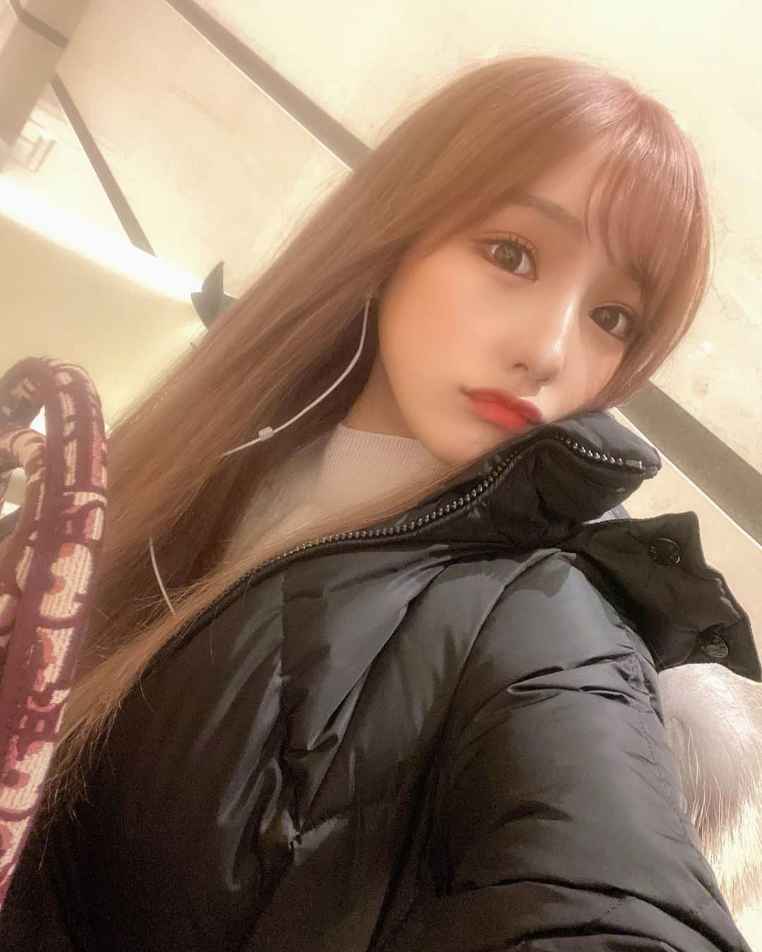 吉川陽多のインスタグラム：「. ハイトーン⭐️💇‍♀️💕 . #hairstyle #haircolor #hair #lapis #shibuya #japan」