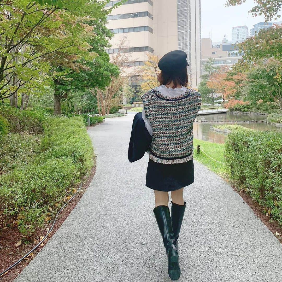 nyaachanのインスタグラム：「* ニットベスト… これ、可愛んよ~☺️💕 今日は朝からバタバタ動きました！ ファンタビみて、やっぱり魔法の世界素敵やなぁって余韻に浸りながら寝ます…✨ おやすみなさい😴 * *  #instagood#instafashon#今日の服#今日のコーデ#おしゃれさんと繋がりたい#プチプラファッション#プチプラコーデ#カジュアルコーデ#着回しコーデ#大人カジュアル#韓国ファッション#きれいめカジュアル#きれいめコーデ#ガーリーコーデ#おちびコーデ#低身長 #秋コーデ#レイヤード#ニットベスト#ブラウス#シャツコーデ#ブーツ#ブーツコーデ」