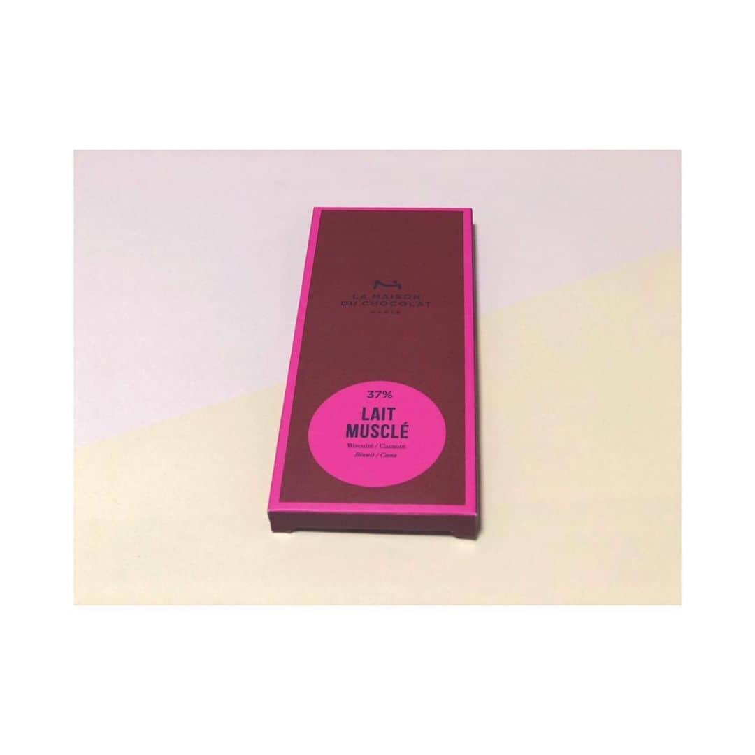 のインスタグラム：「チョコレート♡♡♡ 最近のお気に入り☺︎ . 美味し〜幸せ💓 みんなにもおすそ分けー😋 . LOVE＆SMILE #天玲美音 ♡ . #choco #チョコ #チョコレート #幸せの味 #cute #chocolate  #美食 #健康美 #健康美音 . . 今(11/15(日)の)準備をしていて頭を使う時は チョコは必需品🍫🍫🍫」