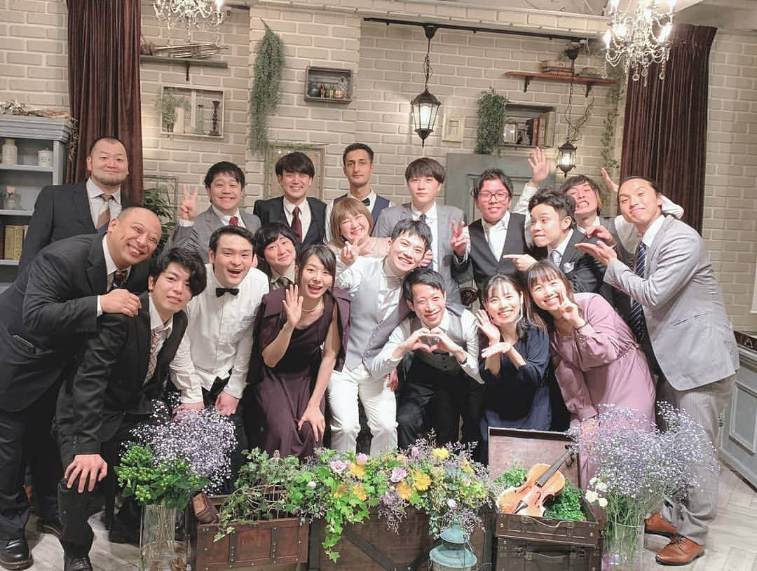 和泉杏さんのインスタグラム写真 - (和泉杏Instagram)「先日、センターうるしさんの結婚パーティーに行ってきました♪♪♪ . 芸人仲間に愛されてるうるしさん♪ .  私も大好きな先輩♪ . …でも同い年♪ . 素敵な奥さんもらって、こりゃー明るい家庭になりそうじゃわいな(*^^*) . 私もひさっっびさにみんなに会えてすーごい嬉しかったなー(*´∀｀) . 感染対策をしながらの結婚式もいいもんですな〜♪♪♪ . . . #センターうるし #芸人 #結婚式の司会 #今はそれをやってる #ケイダッシュステージ #なりたいな #ビックスモールンさん #最高 #ハルカラ」11月13日 23時38分 - izumikyou