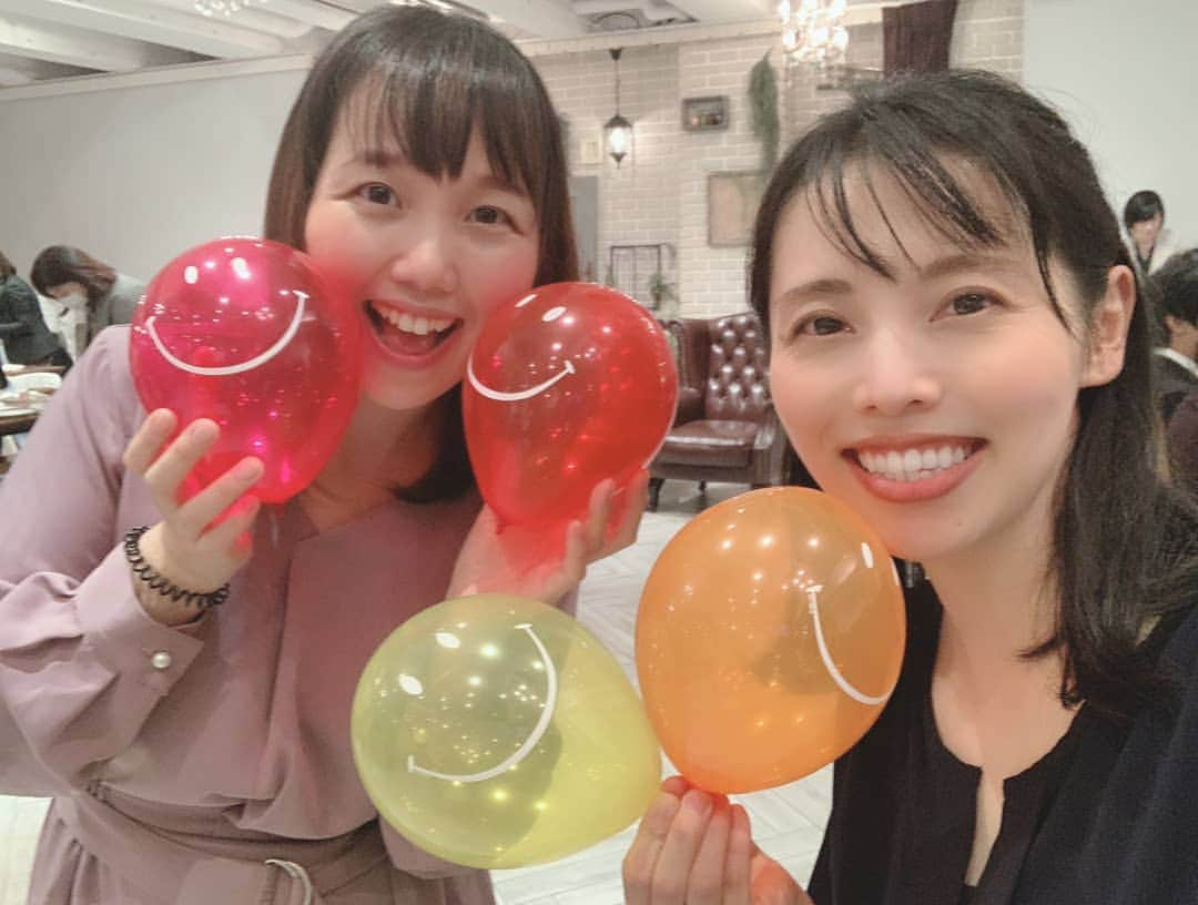 和泉杏さんのインスタグラム写真 - (和泉杏Instagram)「先日、センターうるしさんの結婚パーティーに行ってきました♪♪♪ . 芸人仲間に愛されてるうるしさん♪ .  私も大好きな先輩♪ . …でも同い年♪ . 素敵な奥さんもらって、こりゃー明るい家庭になりそうじゃわいな(*^^*) . 私もひさっっびさにみんなに会えてすーごい嬉しかったなー(*´∀｀) . 感染対策をしながらの結婚式もいいもんですな〜♪♪♪ . . . #センターうるし #芸人 #結婚式の司会 #今はそれをやってる #ケイダッシュステージ #なりたいな #ビックスモールンさん #最高 #ハルカラ」11月13日 23時38分 - izumikyou