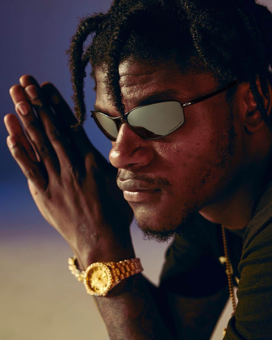 OAKLEYのインスタグラム：「Born ready. 😈🙏 @new_era8 #ForTheloveOfSport」