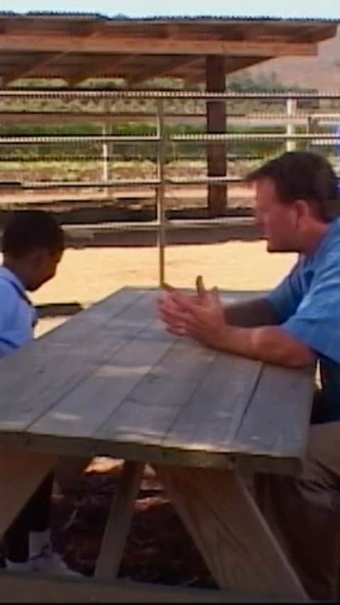 デイブ・クーリエのインスタグラム：「When I hosted “Animal Kidding” on Animal Planet, I had so much fun interviewing kids about their knowledge of animals. This interview with Ethan was my favorite. #cutitout #tvcomedy #kidstv #kidfriendly #familycomedy #funnykids #funnykidsvideo #kidssaythedarndestthings」