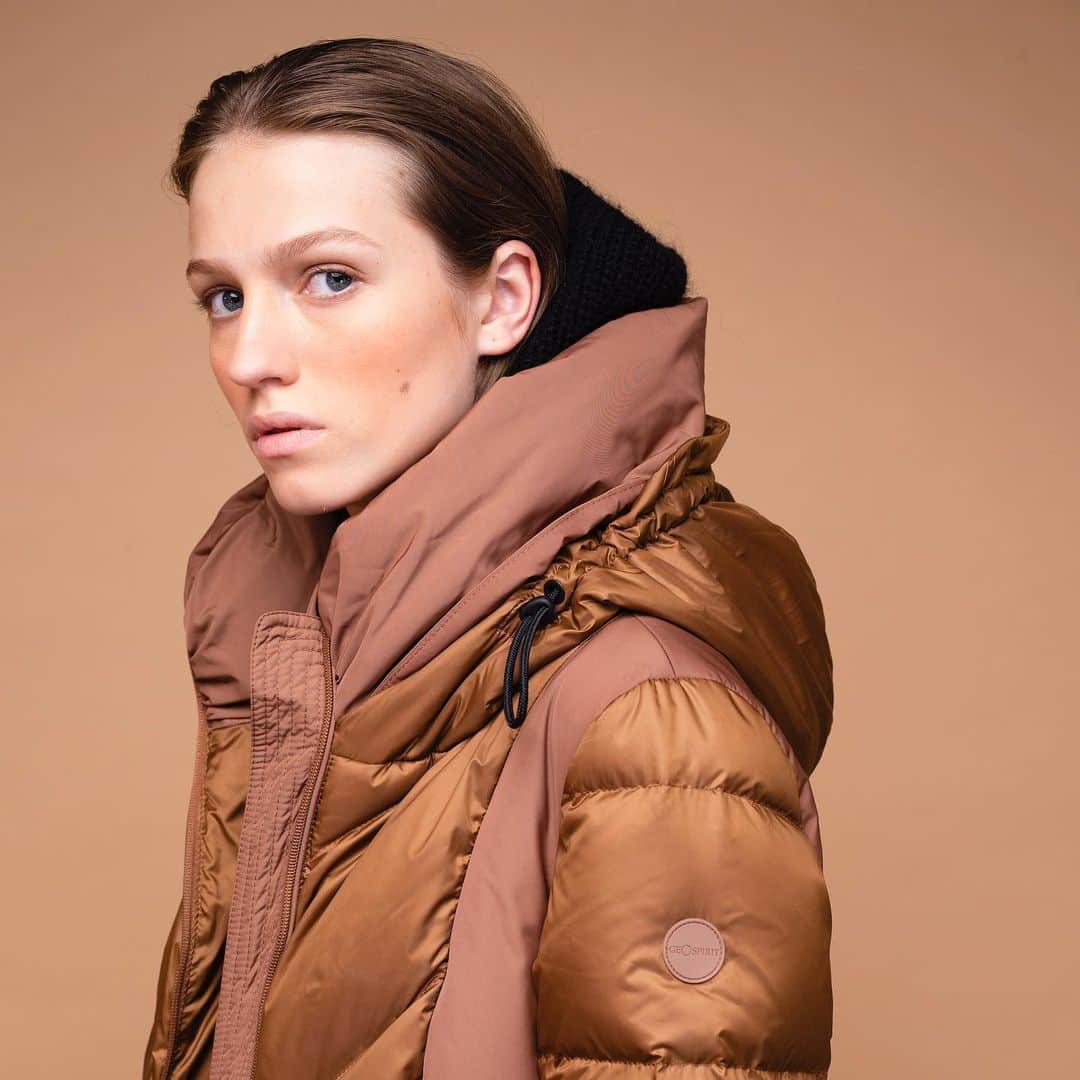 のインスタグラム：「HIDDENITE BMAT • Geospirit 4Elements #fire #water #air #earth #geospirit #fallwinter2020 #newcollection #fashion #fw20 #womancollection #fw20lookbook #winterjackets #geospirit4elements」