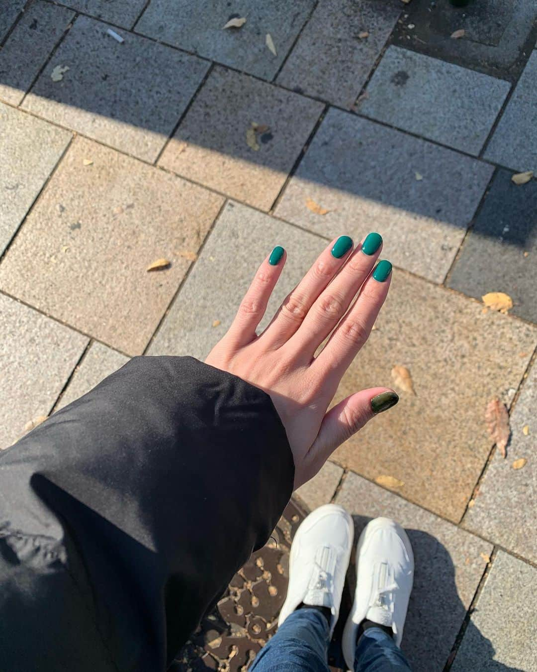 かこさんのインスタグラム写真 - (かこInstagram)「新しいネイル💅可愛すぎる〜😭✨目玉焼き🥺🍳左手の親指は角度によって色が変わる☺️ こんなに可愛いネイルして下さって感激😭😭😭😭ありがとうございます😭💓 #functionnails」11月14日 0時11分 - harapeko__kako