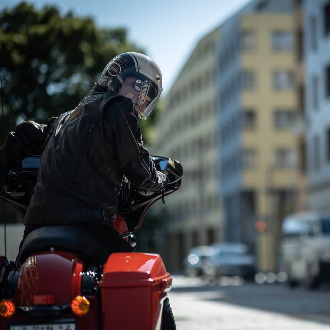 Harley-Davidson Japanさんのインスタグラム写真 - (Harley-Davidson JapanInstagram)「街に鼓動を。#ハーレー #harley #ハーレーダビッドソン #harleydavidson #バイク #bike #オートバイ #motorcycle #ストリートグライドスペシャル #streetglidespecial #flhxs #ツーリング #touring #ミルウォーキーエイト #milwaukeeeight #アーバン #urban #鼓動 #pulse #2020 #自由 #freedom」11月14日 0時11分 - harleydavidsonjapan