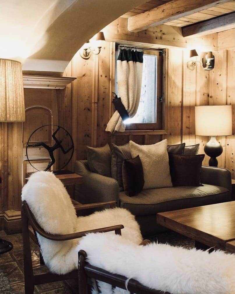 BEAUTIFUL HOTELSさんのインスタグラム写真 - (BEAUTIFUL HOTELSInstagram)「Here's some great news: Les Fermes de Marie will open soon for the winter season this December 11, 2020. Truly a winter haven in the French Alps! ❄️  Hotels and chalets are spread over this rustic-chic five-acre property in Megève, France, a popular ski destination. ⛷ After a day of adventure at the slopes, an outdoor hot tub will be waiting for you to soothe those aching muscles! 😌Where are you planning to spend your winter vacation?   📸 @adrianbaias, @florina__toma and @megeve_officiel  📍@lesfermesdemarie, Megève, France」11月14日 0時23分 - beautifulhotels