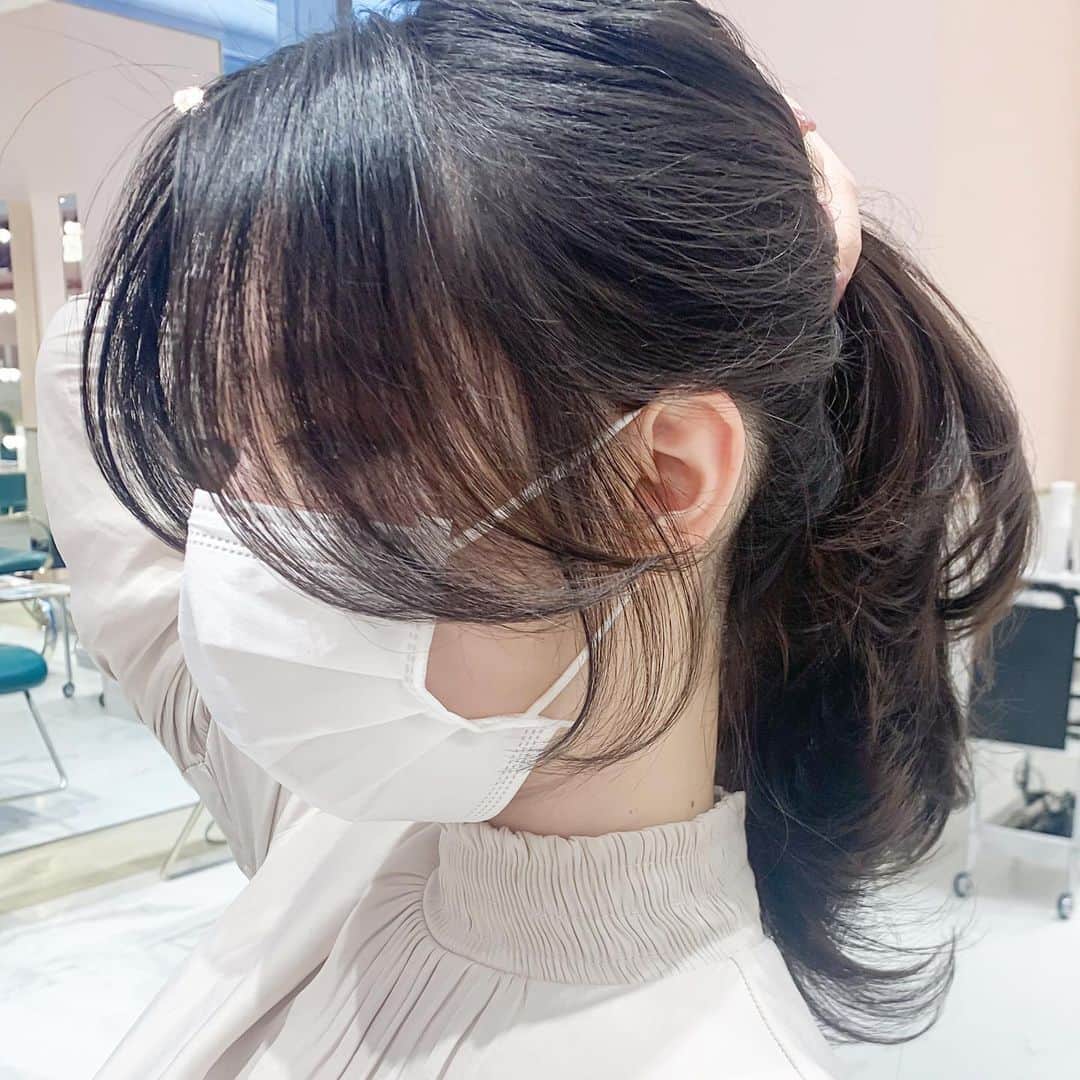 原涼香のインスタグラム：「𝐅𝐚𝐜𝐞 𝐚𝐫𝐞𝐚 𝐜𝐮𝐭 冬のタートルやニットにも合う🤍 色気のでる顔まわり🤍 ㅤㅤㅤㅤㅤㅤㅤㅤㅤㅤㅤㅤㅤ」