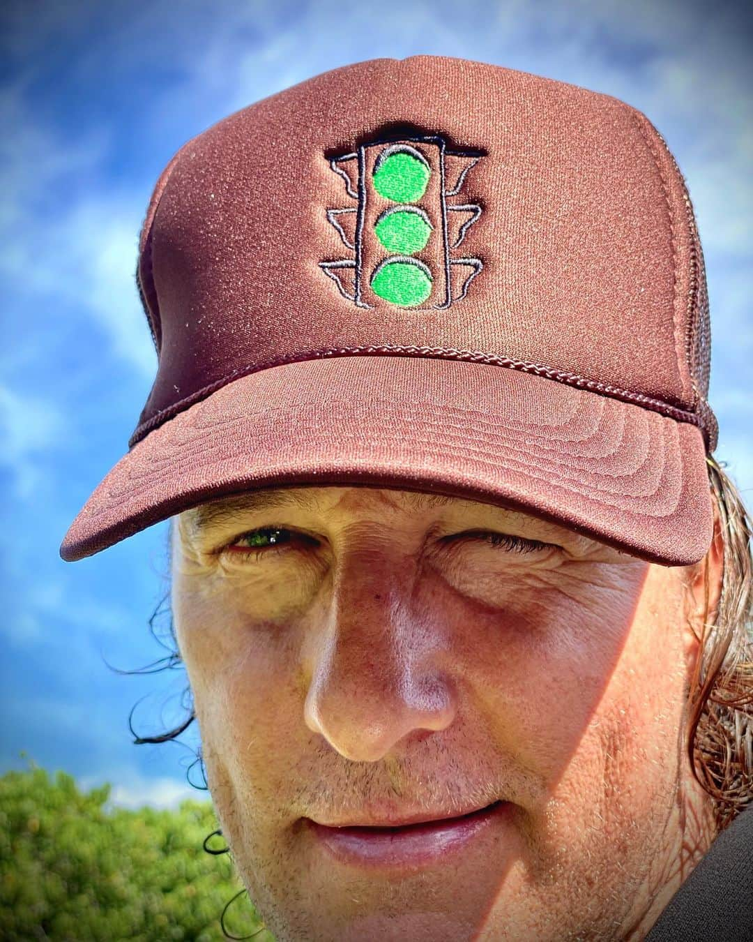 マシュー・マコノヒーさんのインスタグラム写真 - (マシュー・マコノヒーInstagram)「Consider this your personal “Greenlighter” gear, a reminder and inspiration to create greenlights in this life for yourself and others, so we can all get lit and just keep livin. get your gear now at GREENLIGHTS.COM #greenlightsbook」11月14日 0時26分 - officiallymcconaughey