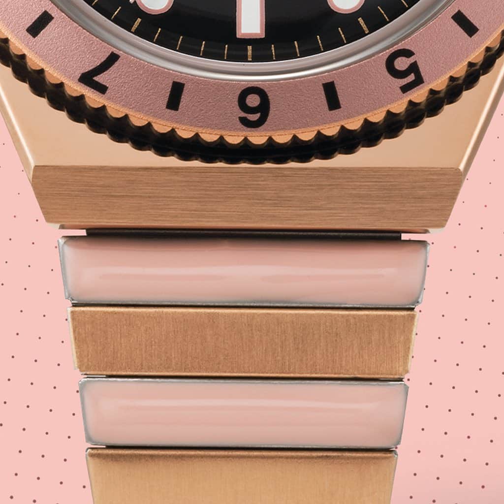 タイメックスさんのインスタグラム写真 - (タイメックスInstagram)「Rock the 1970s mod-style without all the polyester. Our Q Timex is now available in #blush and #rosegold on timex.com.  ⌚: Q Timex #timex #wedontstop #1970s #qtimex #quartz #watch」11月14日 0時48分 - timex