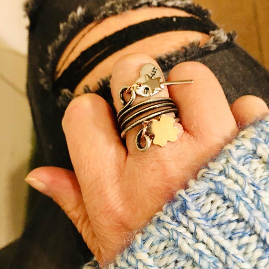 メイデンアートのインスタグラム：「I wanna have a magic wand 🪄 for...a preview of the New Collection for Christmas 🎄  . Soon available online 👉link in bio🙌 .  #trendyjewelry #jewelry #fashionjewelry #earrings #jewelryaddict #fashion #jewellery #handmadejewelry #necklace #trendy #onlineshopping #jewelrydesign #jewelrydesigner #oxidisedjewellery #trending #jhumkas #instajewelry #accessories #beadedjewelry #statementjewelry #handmade #traditionaljewellery #jewelrylover #smallbusiness #instafashion #earings #shoplocal #silver #trendyearrings #bhfyp」