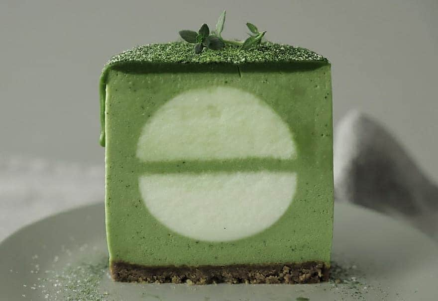 Matchæologist®さんのインスタグラム写真 - (Matchæologist®Instagram)「😍 Anyone up for this delicious #Matcha WhiteChoc Mousse #Cake? 🌿🍰 We are definitely in #MatchaHeaven with these indulgent #MatchaCreations created by @cooking_tree! . Adding #Matcha to your culinary creations is a great way to integrate a depth of flavour and a vibrant green colour to your homemade treats! 😋 Try our Midori™ Matcha. It’s a perfect matcha grade for use in your favourite recipes! 🌿 . For premium-quality matcha 🍵, visit Matchaeologist.com. . 👉 Click our bio link @Matchaeologist . Matchæologist® #Matchaeologist Matchaeologist.com」11月14日 1時12分 - matchaeologist