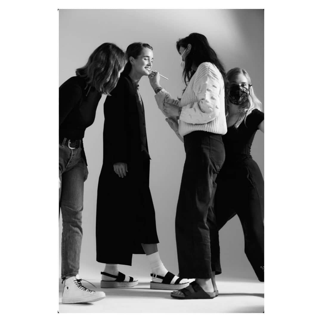 ケイト・ハリソンのインスタグラム：「@timothyfernandez #bts:)」