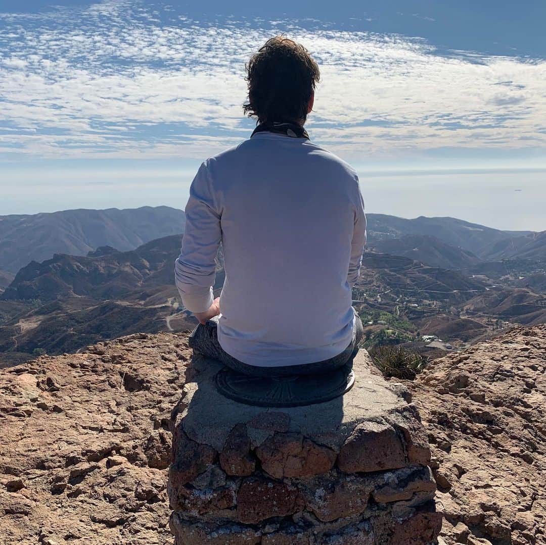 マット・ボマーのインスタグラム：「Inspiration Point Malibu, CA 📸: @ajrideordie」