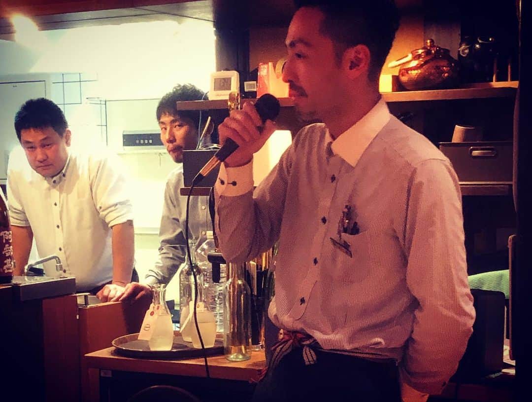 魚金さんのインスタグラム写真 - (魚金Instagram)「去年、一昨年の写真になりますが。 魚金は、ワイン会や日本酒会をやっておりましたが、近頃はなかなか。。🦧 人が集まるイベントは、まだまだ難しい所もありますが、楽しい事を企画していきたいと思う、今日この頃です(｡･ω･｡)  #魚金 #日本酒会 #ワイン会 #sake #wine #uokin」11月14日 1時37分 - uokin_koho