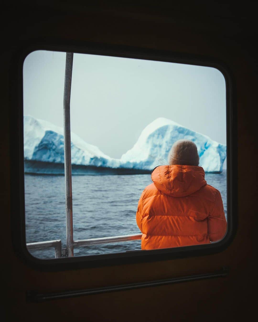 Explore Canadaさんのインスタグラム写真 - (Explore CanadaInstagram)「Hey everyone! I’m Kara O‘Keefe (@karaokeefe), a pharmacist and freelance photographer from Canada’s most easterly province - Newfoundland and Labrador.⁠⠀ ⁠⠀ Growing up in a province isolated from the rest of Canada leant itself to the development of my desire to travel. I have been so privileged to experience countless impressive, breathtaking places in my travels. Seeing the world and its wonders allowed me to appreciate our own wonders here at home. The lightning crack of an iceberg calving, humpback whales feeding metres from the shore, brilliant sunsets over rocky cliffs, the smell of the ocean on a foggy day, the tones of our barren bogs, our colourful homes, a bucket of cod just caught in the bay. And the people! The quick wit, the charming accents, the hospitality, the beauty in chit chat with a stranger. Each nook and cranny of our province, which I’m privileged to photograph, grounds me closer and closer to my home. This year has demonstrated, more than ever, the importance of exploring, supporting, and contributing to the places we call home.⁠⠀ ⁠⠀ Newfoundland and Labrador is raw. It is honest in its culture and spirit. Our landscape, rural makeup, and heritage are striking to all who visit. We share a deep pride for our province, its beauty, and our ability to make this rock our home. This is apparent from the row houses of St. John’s, to the rural communities dotting our shores, to the northern tip of Labrador. You’ll be tickled to hear it in a variety of dialects if you simply take the time to listen. I am a proud Canadian and a proud Newfoundlander - both of which I carry with me throughout my travels. This pride for my heritage and love for my home shines brightest when I hold my camera. It serves as an extension of myself, which I use to present my province.⁠⠀ My only advice is to get out there and seek the beauty in your own home and surroundings. When you’ve discovered this beauty, I hope that you’ll come explore ours right here in Newfoundland and Labrador.⁠⠀ ⁠⠀ You won’t regret it.⁠⠀ ⁠⠀ 📷: @karaokeefe⁠⠀ 📍: @newfoundlandlabrador⁠⠀ ⁠⠀ #ExploreNL #IcebergsNL」11月14日 1時49分 - explorecanada
