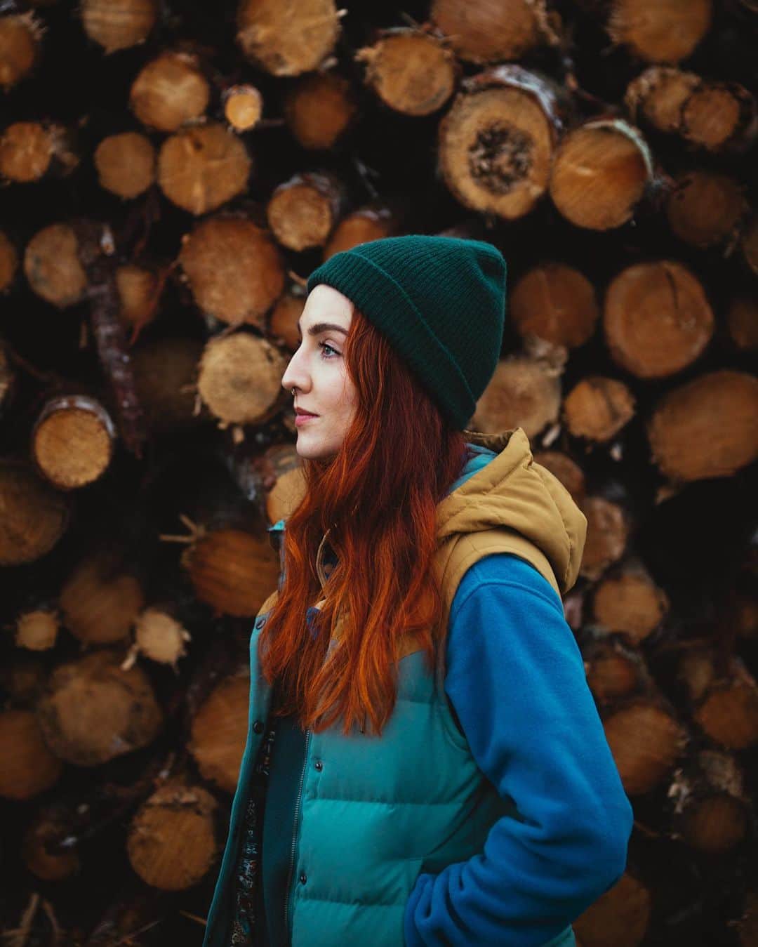 Explore Canadaのインスタグラム：「Hey everyone! I’m Kara O‘Keefe (@karaokeefe), a pharmacist and freelance photographer from Canada’s most easterly province - Newfoundland and Labrador.⁠⠀ ⁠⠀ Growing up in a province isolated from the rest of Canada leant itself to the development of my desire to travel. I have been so privileged to experience countless impressive, breathtaking places in my travels. Seeing the world and its wonders allowed me to appreciate our own wonders here at home. The lightning crack of an iceberg calving, humpback whales feeding metres from the shore, brilliant sunsets over rocky cliffs, the smell of the ocean on a foggy day, the tones of our barren bogs, our colourful homes, a bucket of cod just caught in the bay. And the people! The quick wit, the charming accents, the hospitality, the beauty in chit chat with a stranger. Each nook and cranny of our province, which I’m privileged to photograph, grounds me closer and closer to my home. This year has demonstrated, more than ever, the importance of exploring, supporting, and contributing to the places we call home.⁠⠀ ⁠⠀ Newfoundland and Labrador is raw. It is honest in its culture and spirit. Our landscape, rural makeup, and heritage are striking to all who visit. We share a deep pride for our province, its beauty, and our ability to make this rock our home. This is apparent from the row houses of St. John’s, to the rural communities dotting our shores, to the northern tip of Labrador. You’ll be tickled to hear it in a variety of dialects if you simply take the time to listen. I am a proud Canadian and a proud Newfoundlander - both of which I carry with me throughout my travels. This pride for my heritage and love for my home shines brightest when I hold my camera. It serves as an extension of myself, which I use to present my province.⁠⠀ My only advice is to get out there and seek the beauty in your own home and surroundings. When you’ve discovered this beauty, I hope that you’ll come explore ours right here in Newfoundland and Labrador.⁠⠀ ⁠⠀ You won’t regret it.⁠⠀ ⁠⠀ 📷: @karaokeefe⁠⠀ 📍: @newfoundlandlabrador⁠⠀ ⁠⠀ #ExploreNL #IcebergsNL」