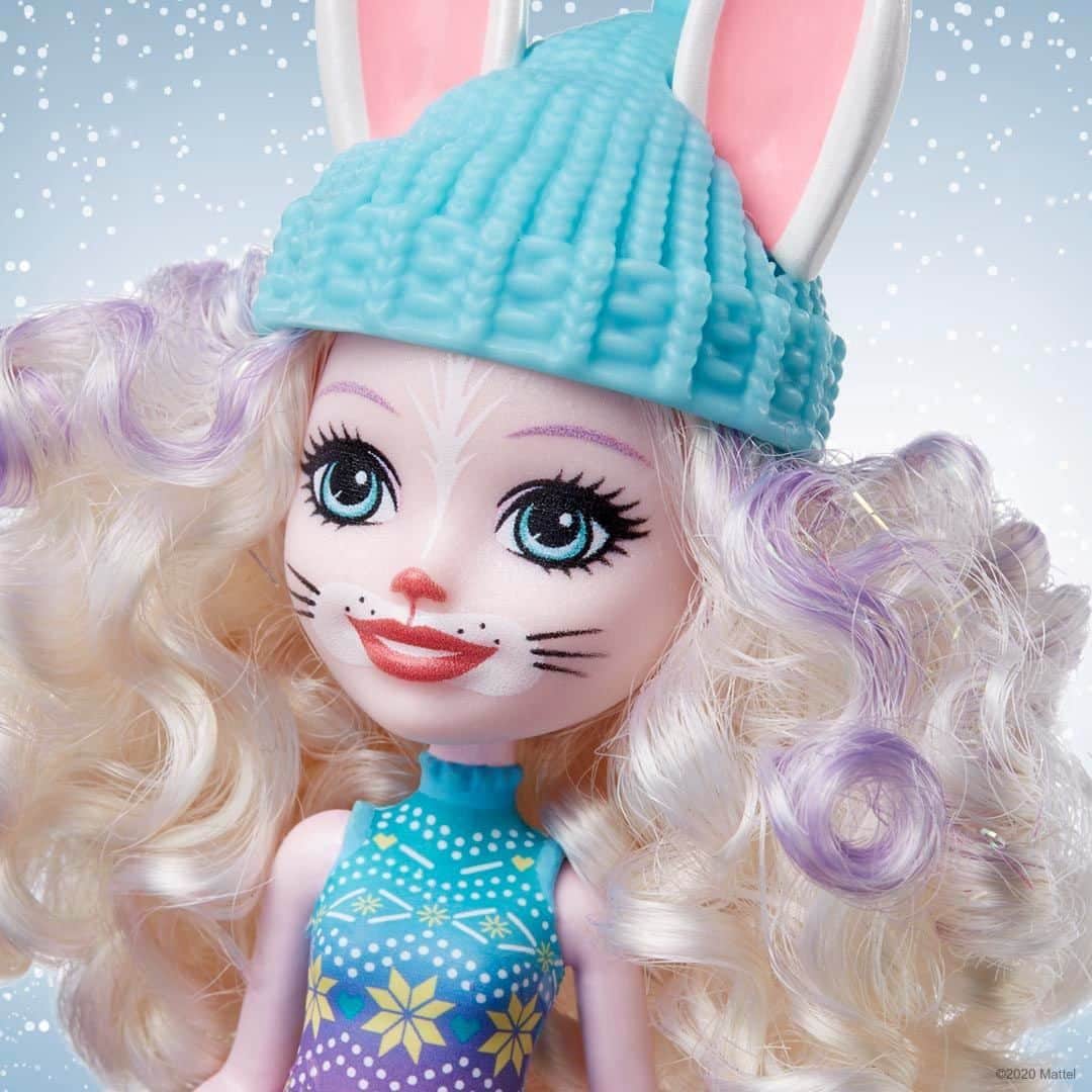 Mattelさんのインスタグラム写真 - (MattelInstagram)「The holidays are just a hop away! 🐰 Are you staying cozy by the fireside, or making the most of the weather? ❄️ #Enchantimals」11月14日 2時00分 - mattel