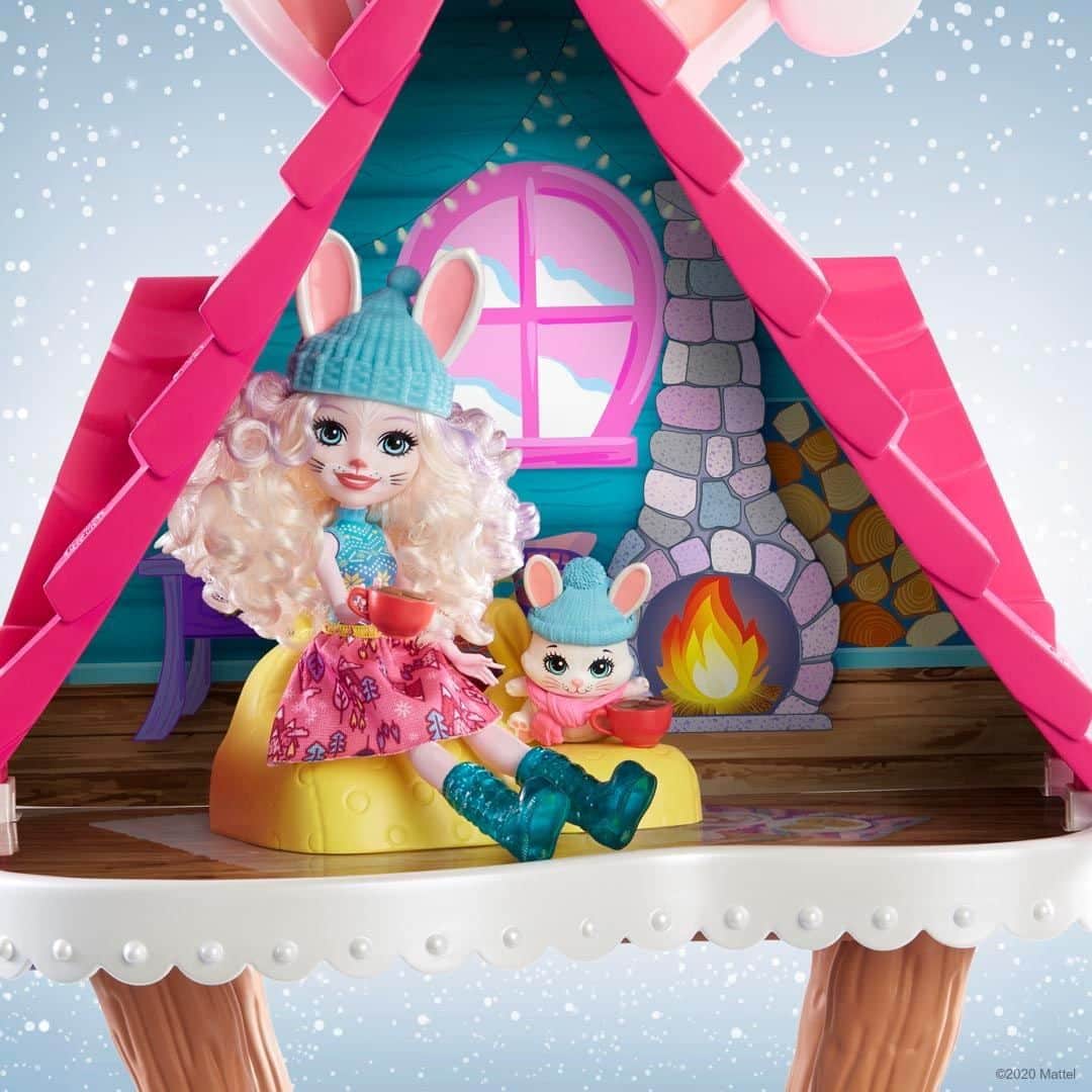 Mattelさんのインスタグラム写真 - (MattelInstagram)「The holidays are just a hop away! 🐰 Are you staying cozy by the fireside, or making the most of the weather? ❄️ #Enchantimals」11月14日 2時00分 - mattel