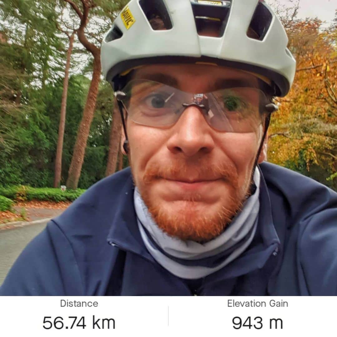 ジェームズ・フェルプスさんのインスタグラム写真 - (ジェームズ・フェルプスInstagram)「Cycling Nerd - noun - /ˈsaɪklɪŋ nərd/  A person who is on a bike ride, enjoying the climbs and autumn colours. 🚲🤓 #cyclinglife #ride #lovemybike @specialized_uk @maviccycling」11月14日 2時00分 - jamesphelps_pictures