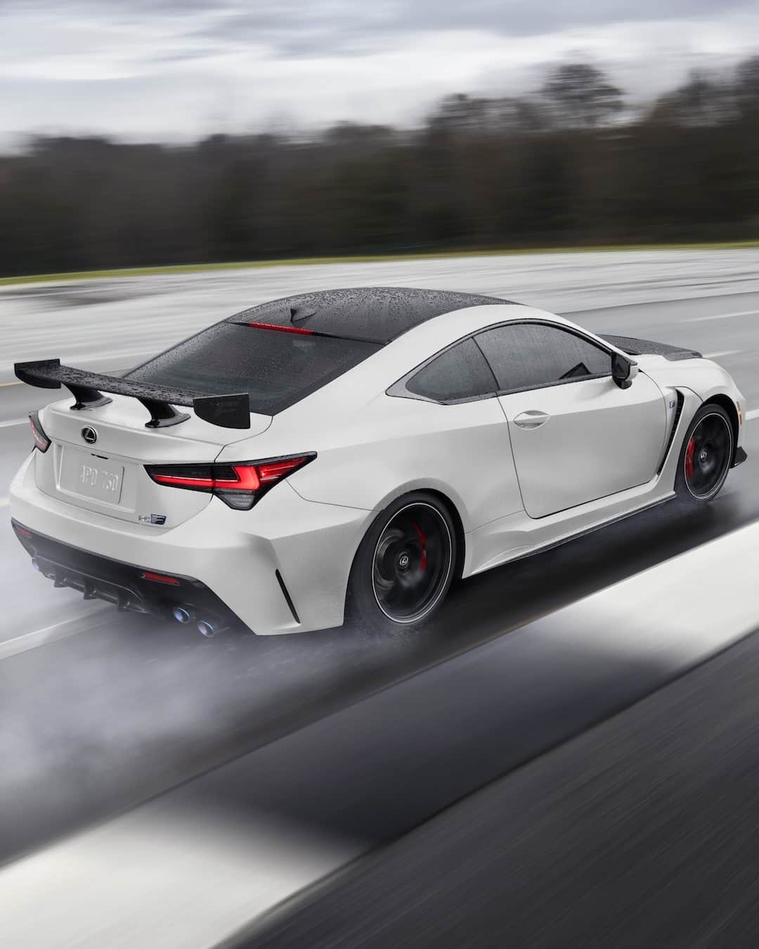 Lexus UKさんのインスタグラム写真 - (Lexus UKInstagram)「You're given a #LexusRCF Track Edition for the weekend. Which circuit do you take it to?  #Design #CarDesign #LexusPerformance #Automotive #Lexus #LexusF #CarsofInstagram」11月14日 2時01分 - lexusuk