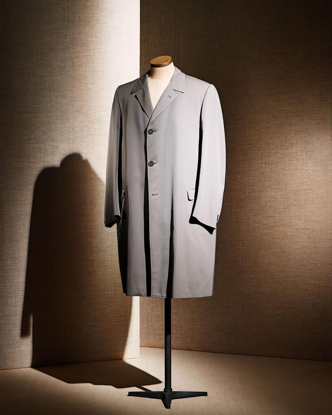 カナーリのインスタグラム：「Timeless and evergreen garments that complete the most contemporary outfits. Discover the three #Canali1934 products that have marked its brand history: the raincoat, the suit and the KEI jacket.  Read more at the link in bio.  #CanaliAnthology #MadeInItaly」