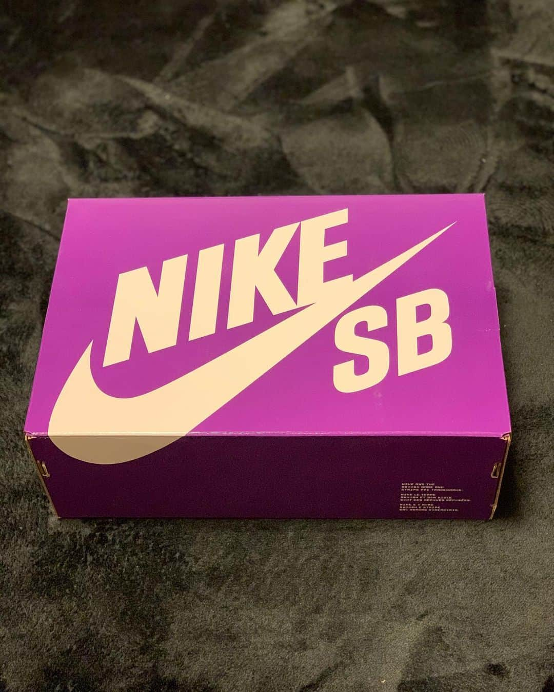 岩本煌史さんのインスタグラム写真 - (岩本煌史Instagram)「got new kicks!! NIKE SB DUNK LOW PRO ATMOS ELEPHANT  #nike #ナイキ #nikesb #ナイキエスビー #dunk #ダンク #dunklow #ダンクロウ #atmoselephant  #elephantdunk #エレファントダンク #ムラサキスポーツ #抽選 #当選 #prowrestler #プロレスラー #prowrestling #プロレス #ajpw #全日本プロレス #三重県 #桑名市 #出身 #岩本煌史 #sneaker #スニーカー #スニーカー大好き #足元倶楽部 #スニーカーヘッズ #イワモトヘッズ」11月14日 2時16分 - koji_iwamoto