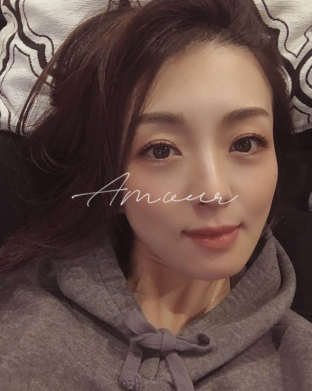 のインスタグラム：「good night★ いつもありがとう #thankyou #goodnight  #本当は #マスターズが気になる #寝ようにも寝られない #masters2020 #golf #⛳️」