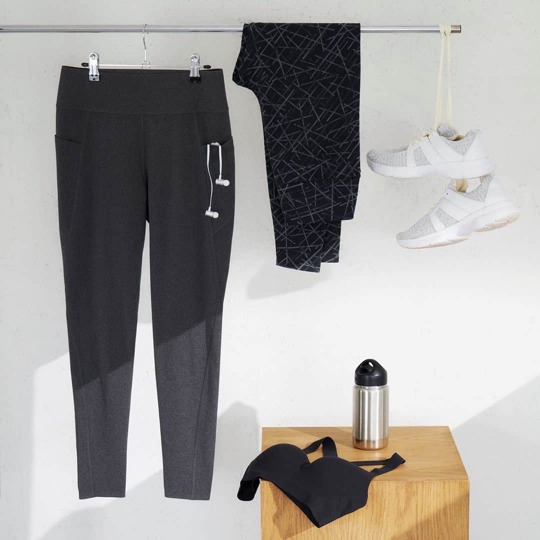 UNIQLO UKのインスタグラム：「Early morning workouts or films on the sofa? How do you spend your weekend?  #Uniqlo #LifeWear #UniqloLifeWear」