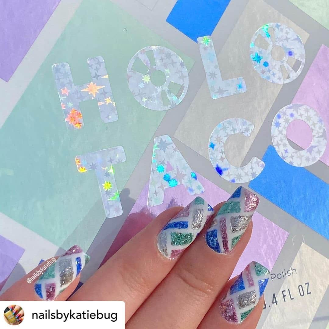 Nail Designsさんのインスタグラム写真 - (Nail DesignsInstagram)「Credit• @nailsbykatiebug I created nail art inspired by @holotaco’s new holiday collection box! Stay tuned for the tutorial tomorrow!! 😆 • • • #holotaco #nail #nailart #nailvynils #nails #nails💅 #nailsofinstagram #nailsoftheday #nailsonfleek #nailinspo #nailinspiration #holonails #nailartinspo #nailartinspiration #purplenails #purplenails💜 #holo #holonails💿 #holographicnails #holotaconailart #metalicnails #metalnails #metalicnailart #silvernails #silvernails💅 #whitenails  #greennails #greennails💚 #nailpolish #metalicnailpolish」11月14日 2時37分 - nailartfeature