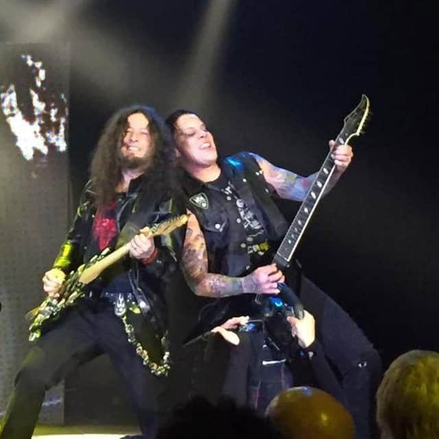 Queensrycheさんのインスタグラム写真 - (QueensrycheInstagram)「#fbf - Michael and Parker during "Best I Can" at Snoqualmie Casino in 2017 (photo credit Brian Durr) #queensryche #flashbackfriday #michaelwilton #whip #parkerlundgren #guitarplayers #songwriters #guitarists #memories #smiles」11月14日 2時38分 - queensrycheofficial