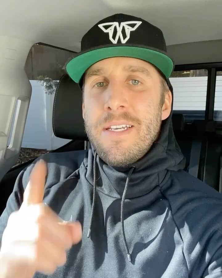 のインスタグラム：「I’ve got some extremely exciting news to share!! I’ve been invited to run a “Tactical Challenge” with our Nation’s finest Green Berets! 💪🏼🇺🇸 . I’ve got TWO missions to go along with this Tactical Challenge: ▪️Take the “TRIPLE T” title - TOP Tactical Team Title 🏆 ▪️Take the TOP Supporter! Can you support me?! Any amount counts! LINK IS IN BIO!! . Let’s raise money for the Special Forces Charitable Trust who support the Green Berets! @sfcharitabletrust #sfct #sfcharitabletrust #sfcharitable」