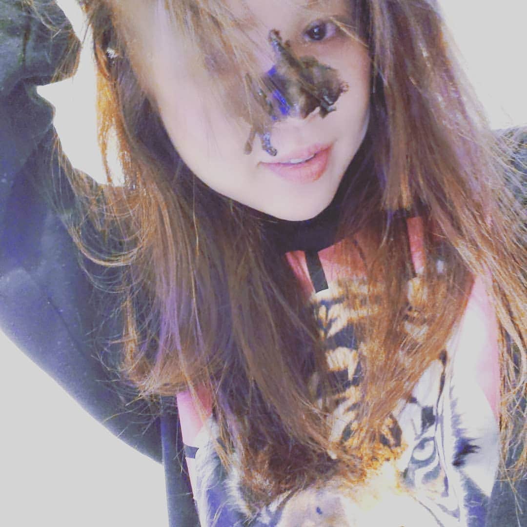 今藤霧子のインスタグラム：「パックした-笑っ When l had a packed for nose.」