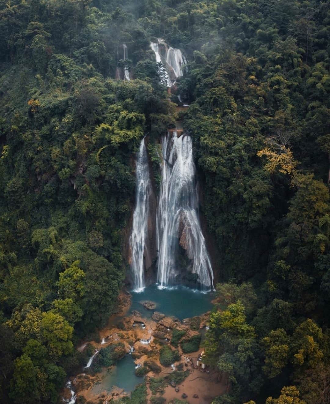 Earth Picsさんのインスタグラム写真 - (Earth PicsInstagram)「Exploring the hidden gems in Myanmar 🇲🇲 Tag someone you would like to explore here with! 📷@josiahwg」11月14日 3時00分 - earthpix