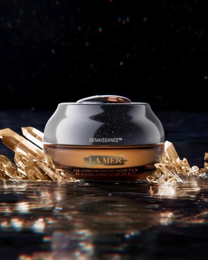 ドゥラメールのインスタグラム：「The dawn of an ageless awakening. Introducing Genaissance de la Mer The Concentrated Night Balm. A luxurious, ampoule-strength treatment that accelerates skin’s renewal while you sleep. #GenaissancedelaMer」