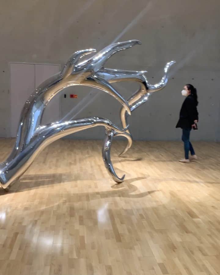 松山智一のインスタグラム：「A happy welcome @thelongmuseum」
