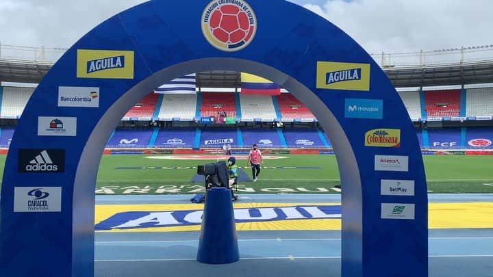 サッカー コロンビア代表チームのインスタグラム：「Así luce el Metropolitano antes del inicio del juego ⚽️💪🏻👏🏼  #VamosColombia」