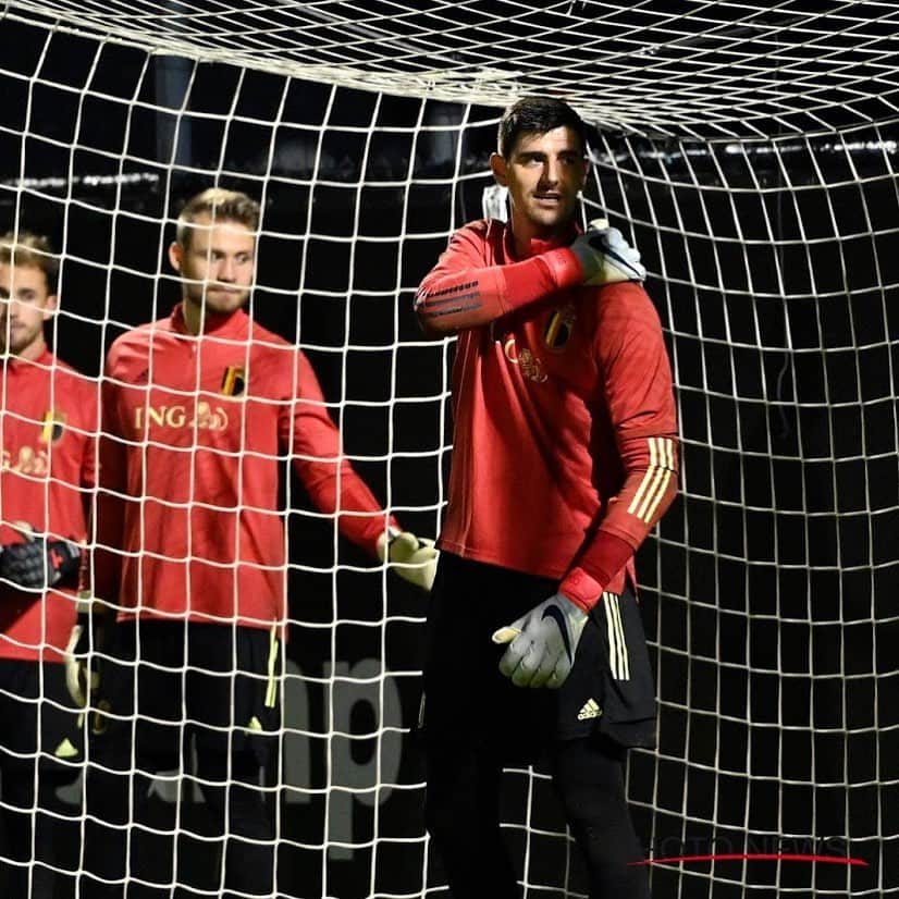 ティボ・クルトゥワのインスタグラム：「Back with @belgianreddevils ! 🇧🇪」