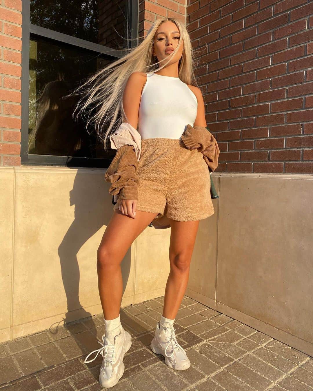 Val Mercadoのインスタグラム：「I’d kill to be loved the way I love 🤍@boohoo」