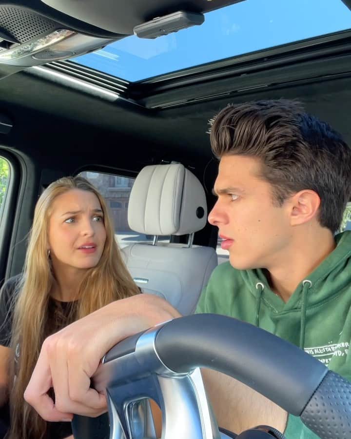 Brent Riveraのインスタグラム：「Ooops...🙄😂 @lexibrookerivera」