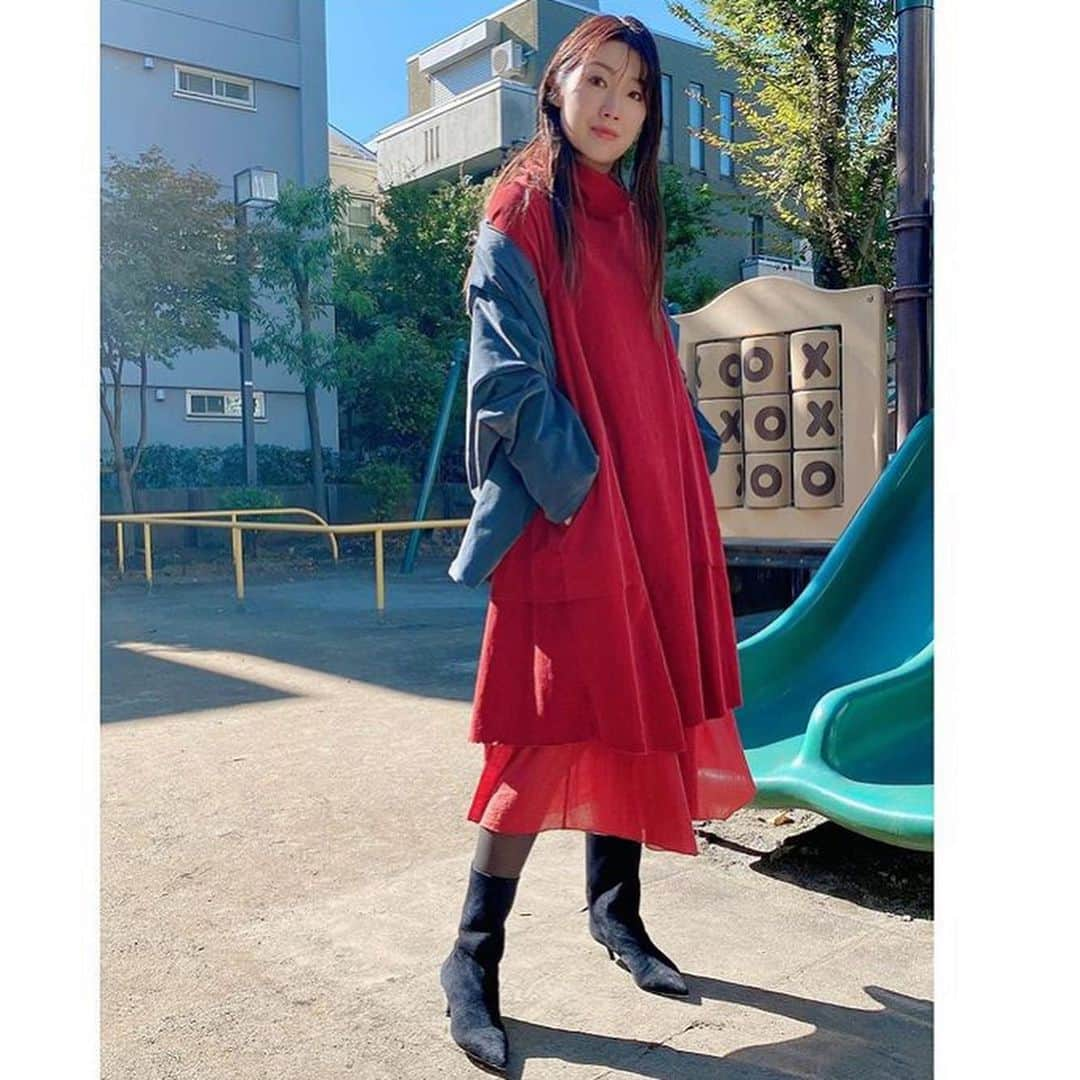 南城ひかりさんのインスタグラム写真 - (南城ひかりInstagram)「出逢いって突然やってきます♪  ゆかこちゃんとも @yukako_saqua  ジェンヌコレクションの仲間として出逢えて 楽しい時間を一緒に 過ごせることが始まりました♡  素敵な人たちと出逢えるって 奇跡のようだけど 出逢いによって 人生は好転していく♡  これからも 素敵な人との出逢いで ますます沢山の幸せを 味わいたい😋  わたし達にの世界は、 わたしが、あなたが、 幸せを味わうことで、 幸せが広がっていきます♡  だから、 自分自身がとびきり 幸せになること🙋‍♀️ それが世界平和への近道🕊  今日は最高の開運日なんですよ✨ どうぞ毎瞬、 自分への愛を届けてください💓 @yukako_saqua @kaon_yuki_styling  @jennecollection   ＝＝＝＝＝＝＝＝＝＝＝＝＝＝＝＝＝＝＝＝ 〜あなたの世界が愛で溢れ出します〜 ◇ブログ http://ameblo.jp/beauty-life-salon-mignon/  ◇お仕事のご依頼/お問い合わせ https://ssl.form-mailer.jp/fms/b8824119555045  ＝＝＝＝＝＝＝＝＝＝＝＝＝＝＝＝＝＝＝＝ #愛してる　#愛活　#愛トレ　#愛　 #幸運　#強運  #luckygirl #元タカラジェンヌ　#宝塚歌劇団　#思考は現実化する　#人生を変える　#幸せになる　#スピリチュアル　#夢を叶える　#自己啓発　#happy #希望  #セミナー　#自分ビジネス　#起業　#起業女子」11月14日 16時01分 - hikariminashiro