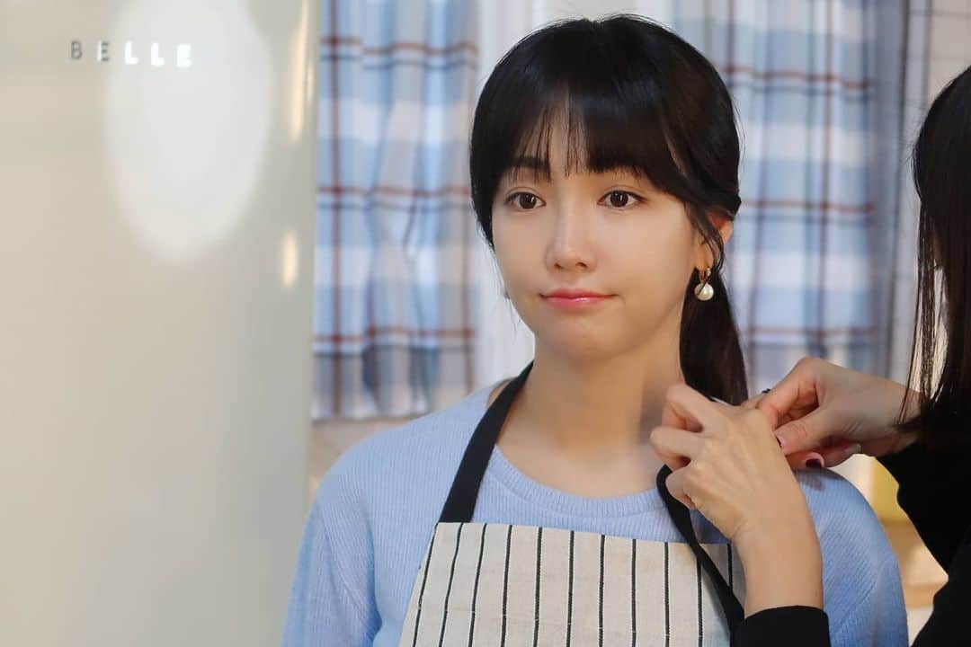 イ・ユリのインスタグラム：「#이유리#촬영중 📷📷」