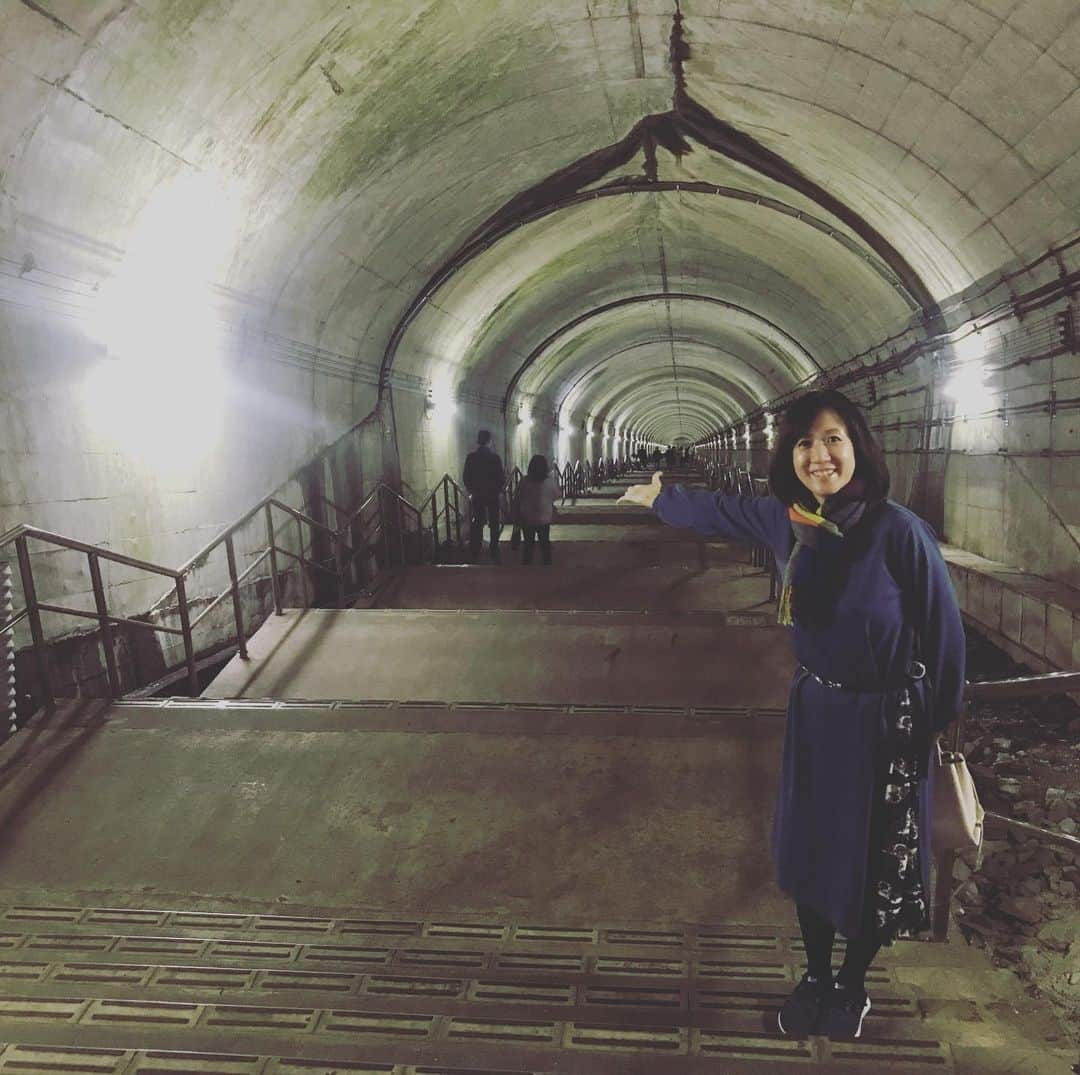 三隅有里子さんのインスタグラム写真 - (三隅有里子Instagram)「* 初めてシリーズ2🔰 日本一のモグラ駅、土合駅に行ってきました！ 取材も含めて実は初めて😳462段の階段を降りて、上ってしてきました！ 駅の周辺は紅葉も見ごろでした🍁(11月上旬)  #土合駅 #日本一のモグラ駅 #🚉 #station #紅葉 #autumnleaves#🍁 #初めてシリーズ #beginner #🔰 #マイクロツーリズム #microtourism #近距離観光 #小旅行 #プチトリップ #trip #travel  #みなかみ町 #minakami #群馬 #gunma  #ぐんま愛 #gunmalove #群馬テレビ #群テレ #gtv #アナウンサー  #新型コロナに負けない #休日の過ごし方 #off」11月14日 14時35分 - misumi_gtv