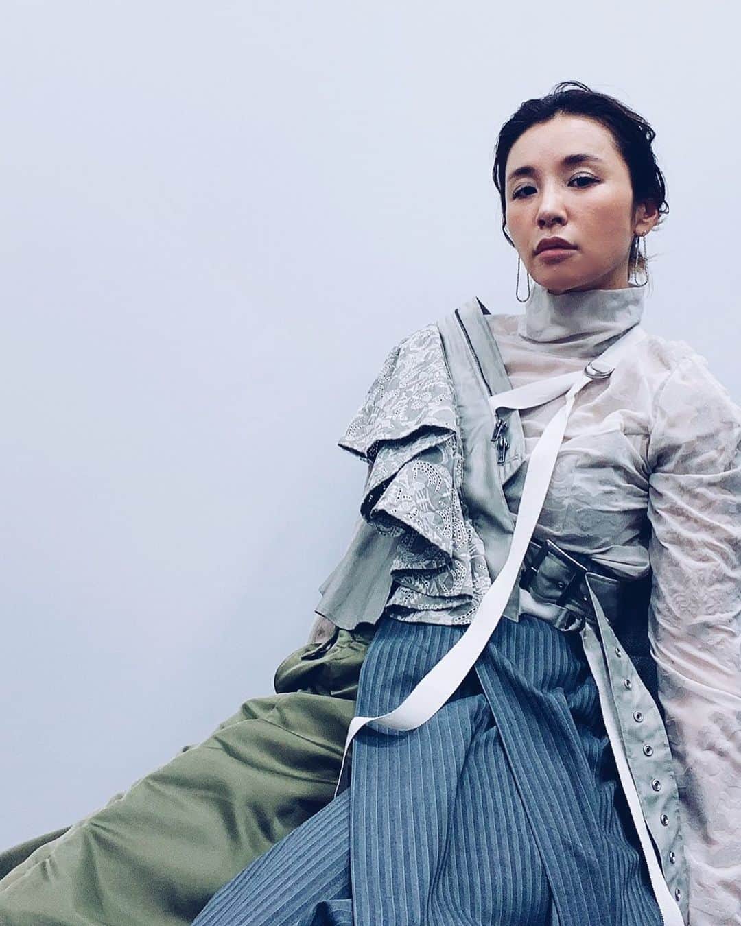 鈴木紗理奈さんのインスタグラム写真 鈴木紗理奈instagram 久々のlire お客さんは車乗りながら観覧 声援はクラクションとパッシング 想像もしてなかった現状の中 こーんなに 伝わってくるなんて だから情熱はこの紅葉みたいに 真っ赤に絶やさずに いく
