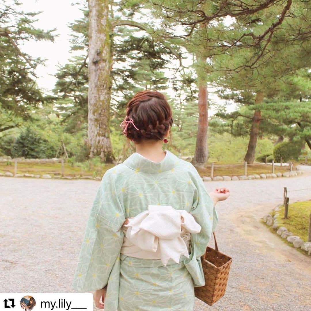 金沢着物レンタルshop心結〜kokoyui〜のインスタグラム：「素敵なお写真ありがとうございます😊❣️ . シェアさせて頂きます😃💕 . ⚫︎金沢駅前 着物レンタル心結(ここゆい)  ⚫︎営業時間 : 9:00〜18:00 ⚫︎address : 金沢市本町1-3-39 ⚫︎tell : 076-221-7799 ⚫︎金沢駅から徒歩5分  ⚫︎コインパーキング補助あり  心結の着物一覧▶@kokoyui_kimono 振袖や袴はこちら▶@kokoyui_furisode 七五三やお子さんの着物はこちら▶@kokoyui753 . #着物ヘア #ヘアセット #和服 #着物 #着物コーディネート #きもの #着物女子 #着物男子」
